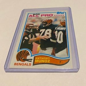 Anthony Munoz HOF Rookie 1982 Topps Football Card Vintage Collectible